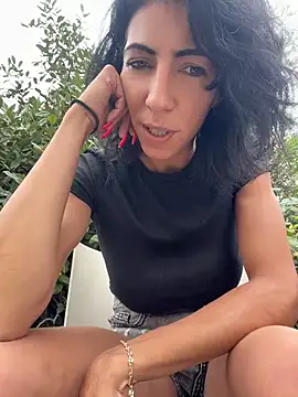 Yasmiinee online show from May 30, 2026, 9:48 am