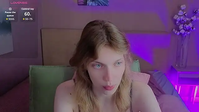 Emily Cartex online show from July 26, 2026, 6:20 am