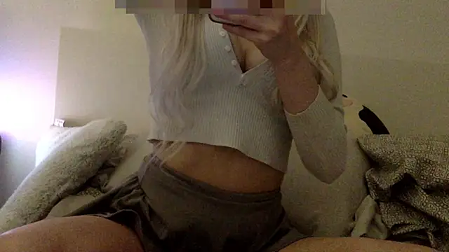 Snapshot of sluttybambiii chatting on June 16, 2026, 7:52 am sluttybambiii online show from June 16, 2026, 7:52 am