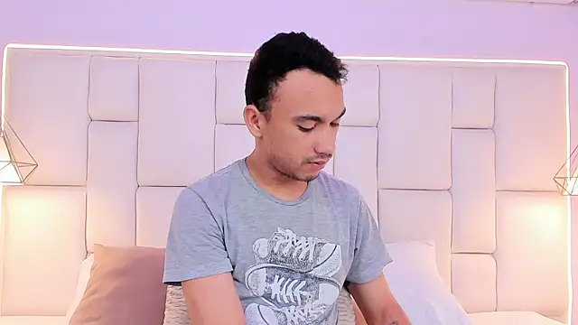 Snapshot of AndresSolorzano1 chatting on May 2, 2026, 11:26 am AndresSolorzano1 online show from May 2, 2026, 11:26 am