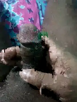 Snapshot of Peterhadly chatting on August 2, 2026, 12:14 pm Peterhadly online show from August 2, 2026, 12:14 pm