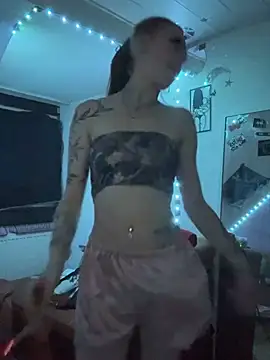 Snapshot of Lina-420 chatting on May 29, 2026, 8:15 pm Lina-420 online show from May 29, 2026, 8:15 pm
