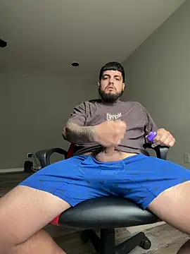 Zaddymatty2002 online show from May 26, 2026, 5:33 pm