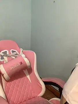 Lilyy18 online show from May 22, 2026, 2:15 pm