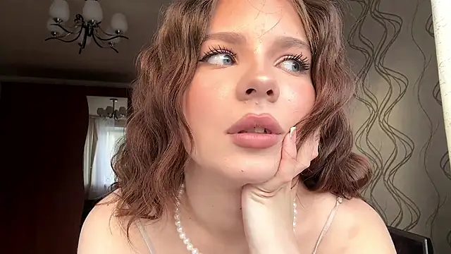 MollyWow online show from April 29, 2026, 3:05 pm