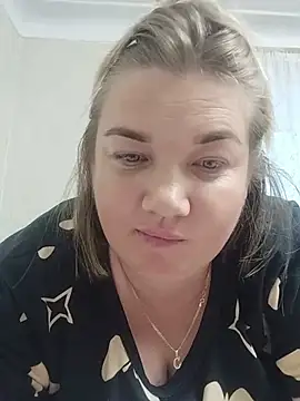 MiyaOlliver online show from August 3, 2026, 3:18 pm