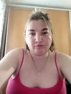 MiyaOlliver online show from May 4, 2026, 11:13 am