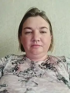 MiyaOlliver online show from August 7, 2026, 6:08 am