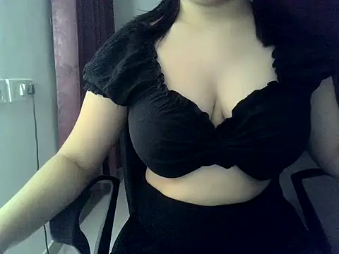 DreamyDesireX online show from June 19, 2026, 5:41 pm