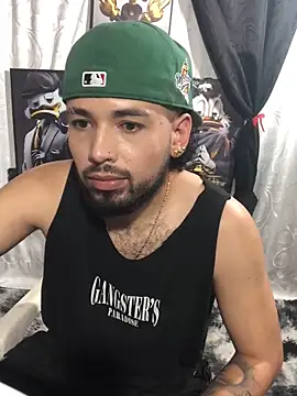 camilorestrepo77 online show from April 26, 2026, 6:49 pm