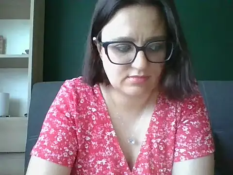Snapshot of sensual_paris chatting on June 19, 2026, 5:24 am sensual paris online show from June 19, 2026, 5:24 am