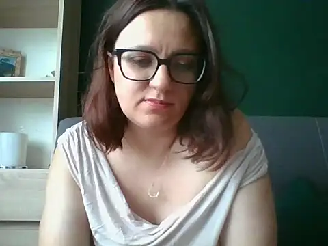 Snapshot of sensual_paris chatting on June 18, 2026, 5:28 am sensual paris online show from June 18, 2026, 5:28 am