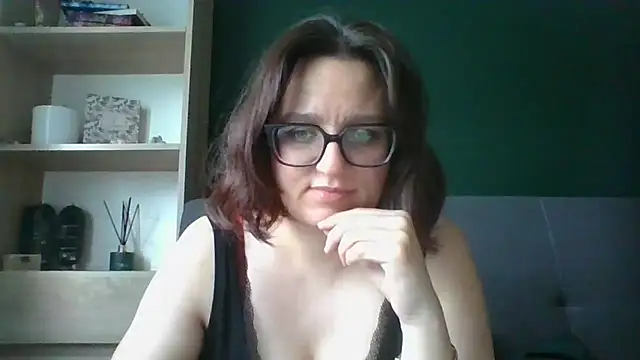 Snapshot of sensual_paris chatting on August 3, 2026, 5:26 am sensual paris online show from August 3, 2026, 5:26 am