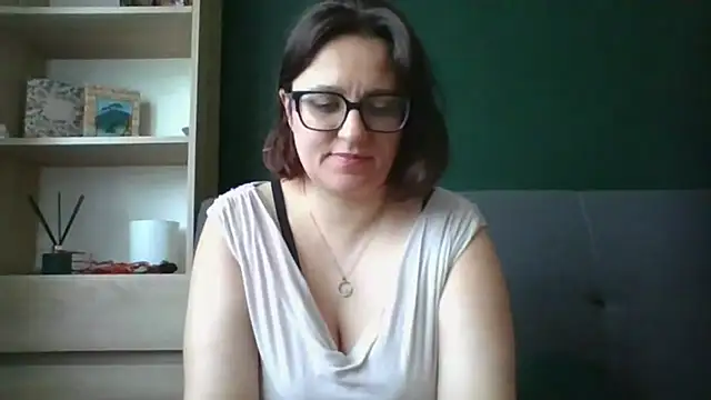 Snapshot of sensual_paris chatting on July 13, 2026, 5:29 am sensual paris online show from July 13, 2026, 5:29 am