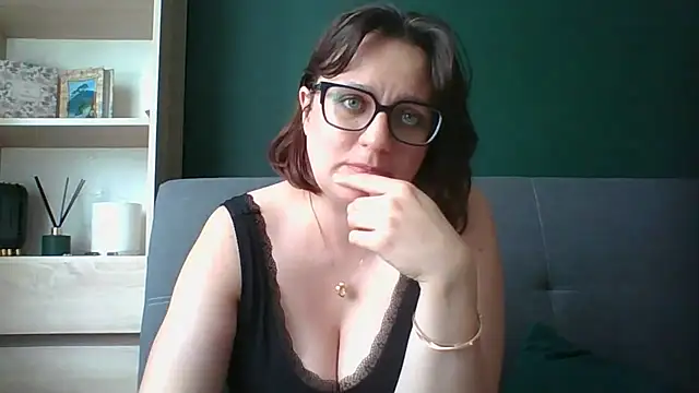 Snapshot of sensual_paris chatting on July 20, 2026, 10:39 am sensual paris online show from July 20, 2026, 10:39 am