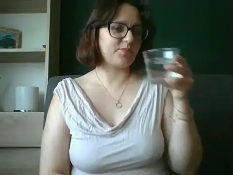 Snapshot of sensual_paris chatting on July 3, 2026, 5:25 am sensual paris online show from July 3, 2026, 5:25 am