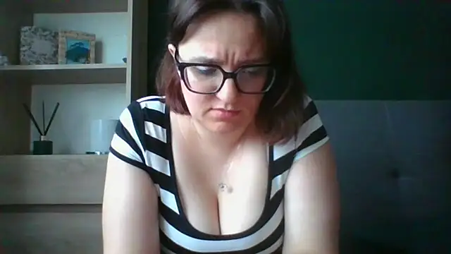 Snapshot of sensual_paris chatting on July 14, 2026, 5:23 am sensual paris online show from July 14, 2026, 5:23 am