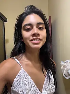 mia moonna online show from May 21, 2026, 11:40 am