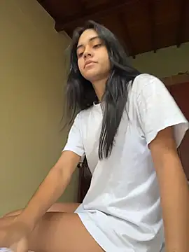 Snapshot of mia_moonna chatting on July 4, 2026, 12:11 pm mia moonna online show from July 4, 2026, 12:11 pm