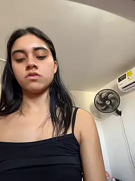 Snapshot of mia_moonna chatting on July 13, 2026, 12:37 pm mia moonna online show from July 13, 2026, 12:37 pm