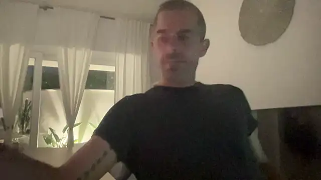 Snapshot of Riccardo86xx chatting on May 24, 2026, 6:52 pm Riccardo86xx online show from May 24, 2026, 6:52 pm