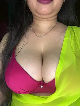 Naughty pooja44 online show from May 26, 2026, 7:01 pm