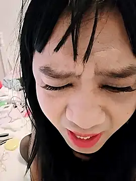 ladyboyzhang online show from May 10, 2026, 3:43 am