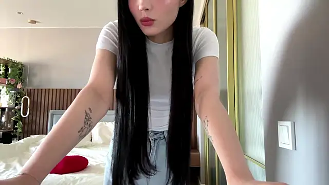 MerlynPoor online show from May 10, 2026, 5:55 am