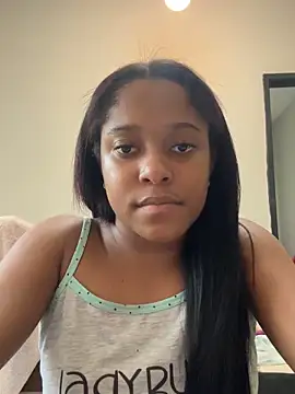 camillevi31 online show from April 27, 2026, 5:55 pm