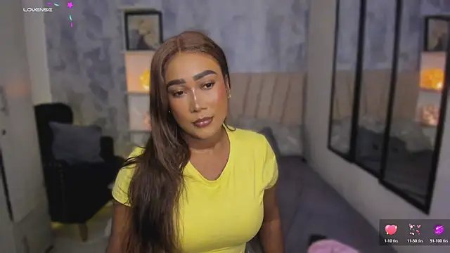 Snapshot of alessia_anderson chatting on August 1, 2026, 1:03 am alessia anderson online show from August 1, 2026, 1:03 am
