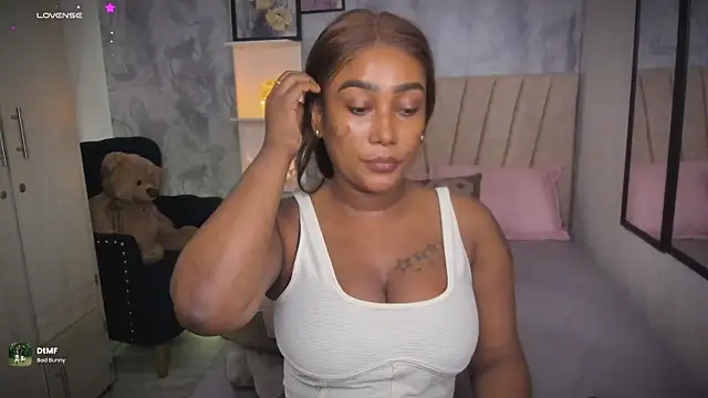 Snapshot of alessia_anderson chatting on July 26, 2026, 12:39 am alessia anderson online show from July 26, 2026, 12:39 am