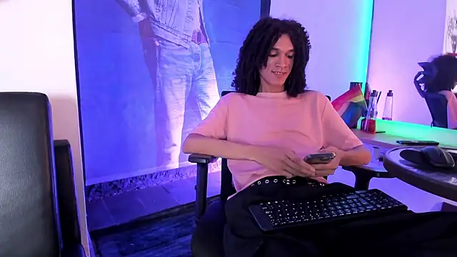 anddy hugecock online show from June 29, 2026, 7:46 pm