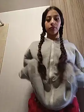 SophiaRivers online show from July 12, 2026, 3:24 pm