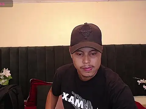 Snapshot of noah_oliver1 chatting on May 1, 2026, 5:18 pm noah oliver1 online show from May 1, 2026, 5:18 pm
