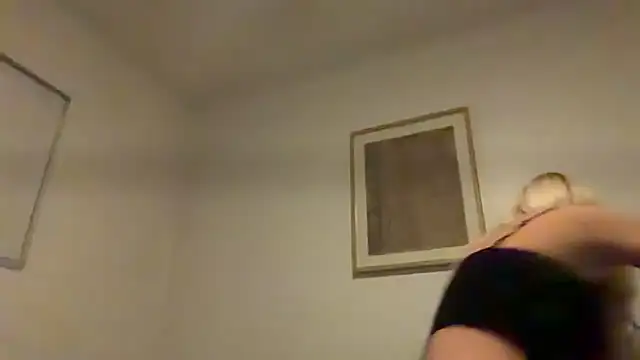 Snapshot of kenziesmithh chatting on May 19, 2026, 5:14 am kenziesmithh online show from May 19, 2026, 5:14 am