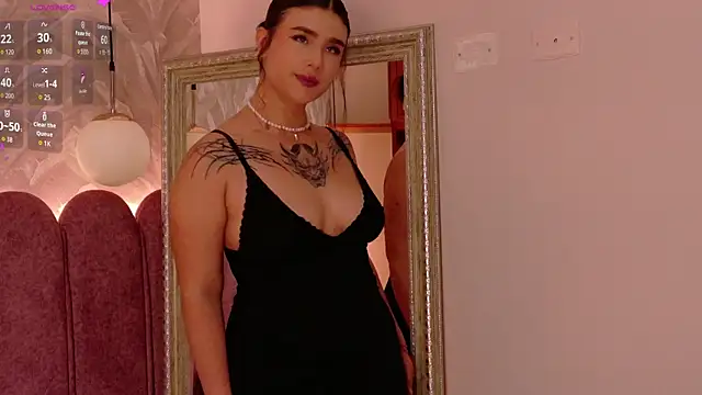 Snapshot of Emily-Cooper- chatting on May 5, 2026, 3:53 am Emily-Cooper- online show from May 5, 2026, 3:53 am