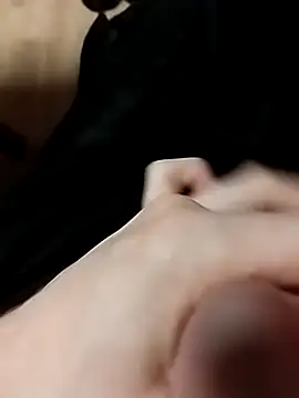 egyemberke007 online show from April 29, 2026, 5:41 pm