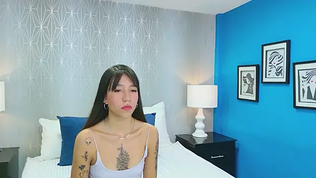 Snapshot of VioletSweetts chatting on May 20, 2026, 7:22 pm VioletSweetts online show from May 20, 2026, 7:22 pm
