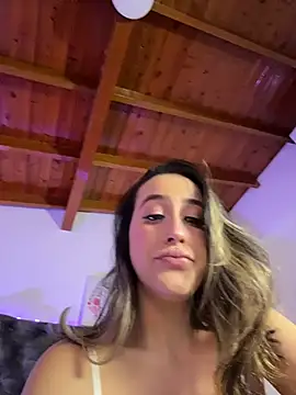 RenataVelasquez online show from July 3, 2026, 4:08 am