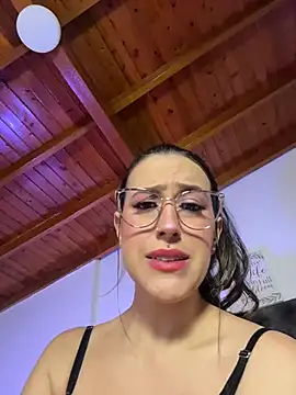 RenataVelasquez online show from July 13, 2026, 4:12 am