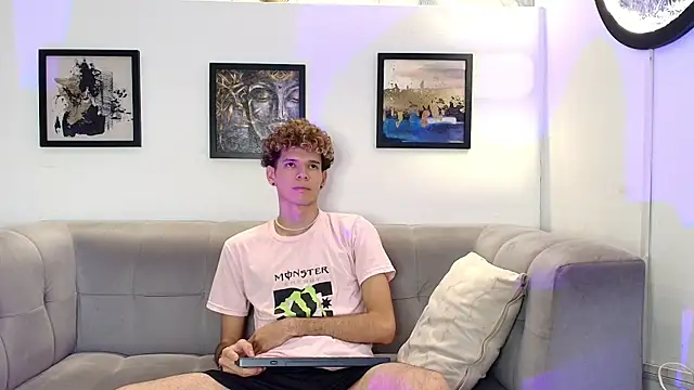 KING BOYS2026 online show from June 6, 2026, 1:33 am