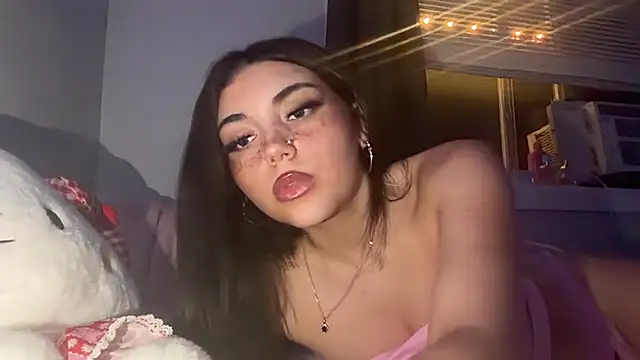 Maddieblairxo online show from July 24, 2026, 8:32 am