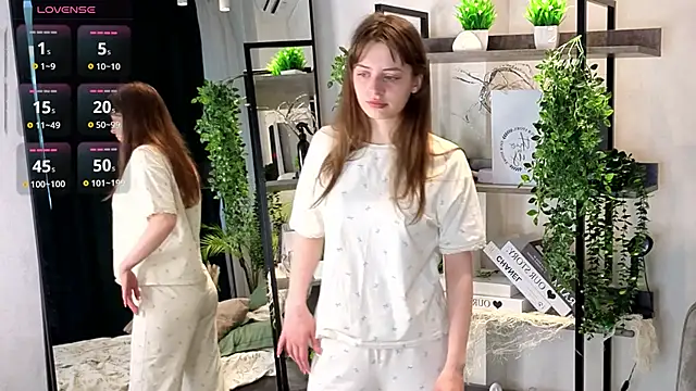 AltheaEllers online show from June 4, 2026, 1:10 am