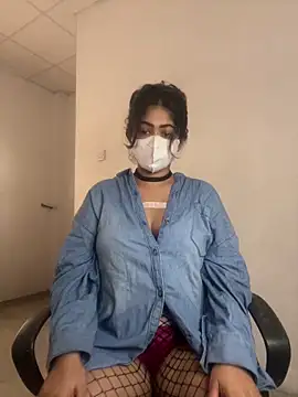 HotQueenSri online show from June 16, 2026, 5:07 am
