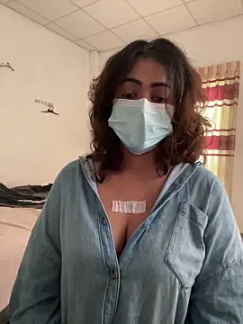 HotQueenSri online show from June 12, 2026, 5:49 am
