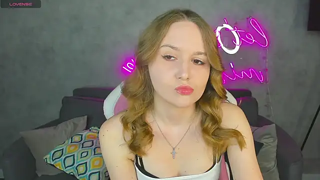Snapshot of Emmaa_Kimm chatting on June 21, 2026, 1:00 am Emmaa Kimm online show from June 21, 2026, 1:00 am