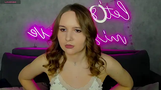 Snapshot of Emmaa_Kimm chatting on June 5, 2026, 12:59 am Emmaa Kimm online show from June 5, 2026, 12:59 am