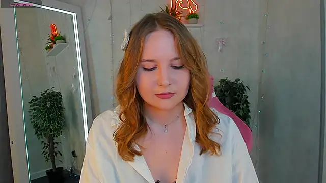 Snapshot of Emmaa_Kimm chatting on June 11, 2026, 1:05 am Emmaa Kimm online show from June 11, 2026, 1:05 am