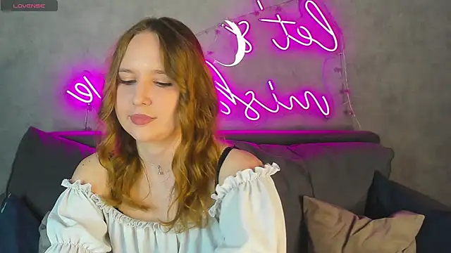 Snapshot of Emmaa_Kimm chatting on May 28, 2026, 1:02 am Emmaa Kimm online show from May 28, 2026, 1:02 am