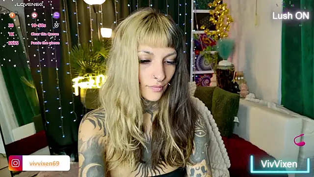VivVixen online show from June 25, 2026, 6:02 pm